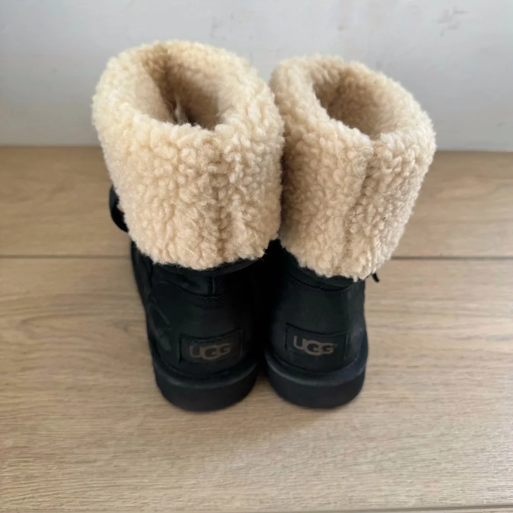UGGS Ugg Malindi Cuffable Cuff Black Leather Shearling Mid Calf Boots